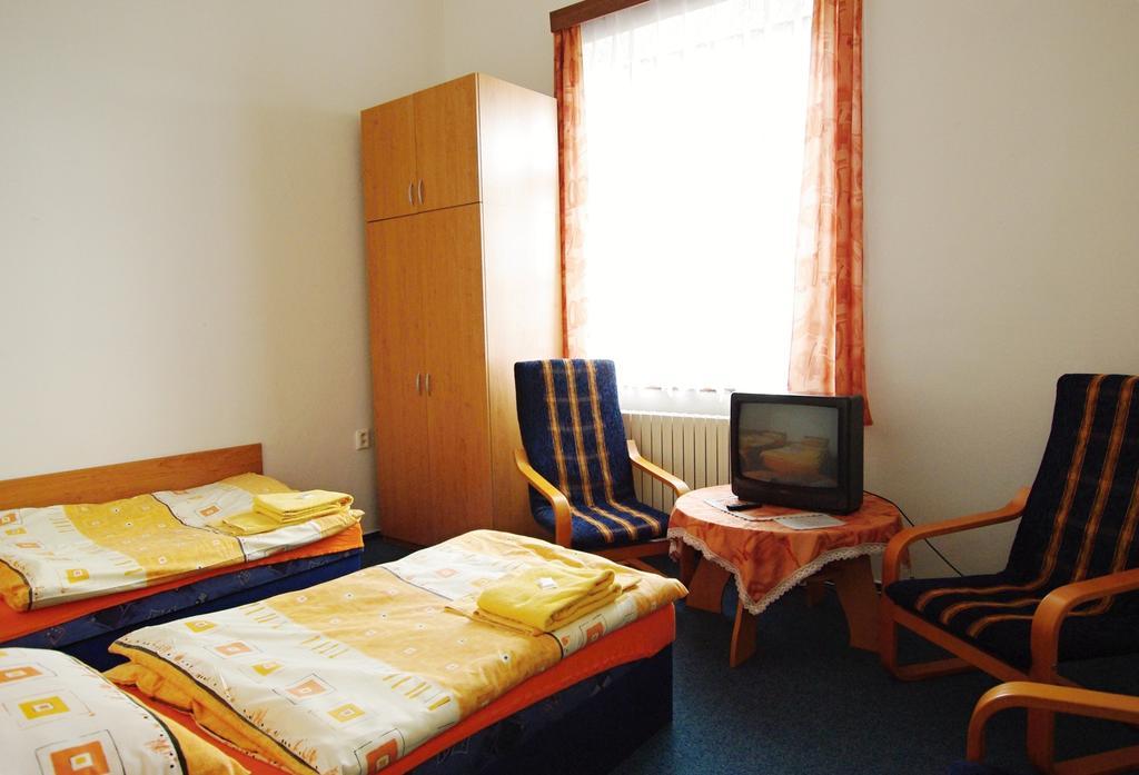 Koleje Zamecek Hotel Lednice Bilik gambar