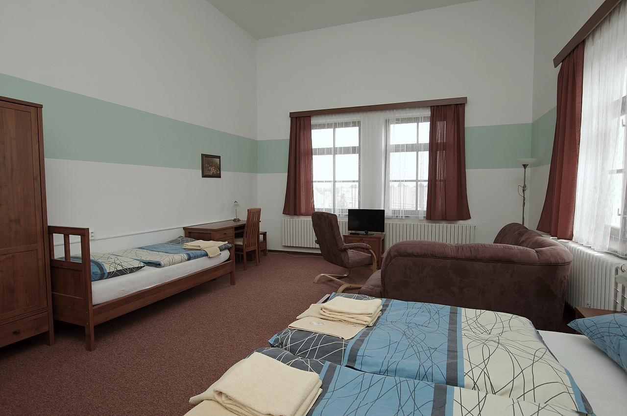 Koleje Zamecek Hotel Lednice Luaran gambar