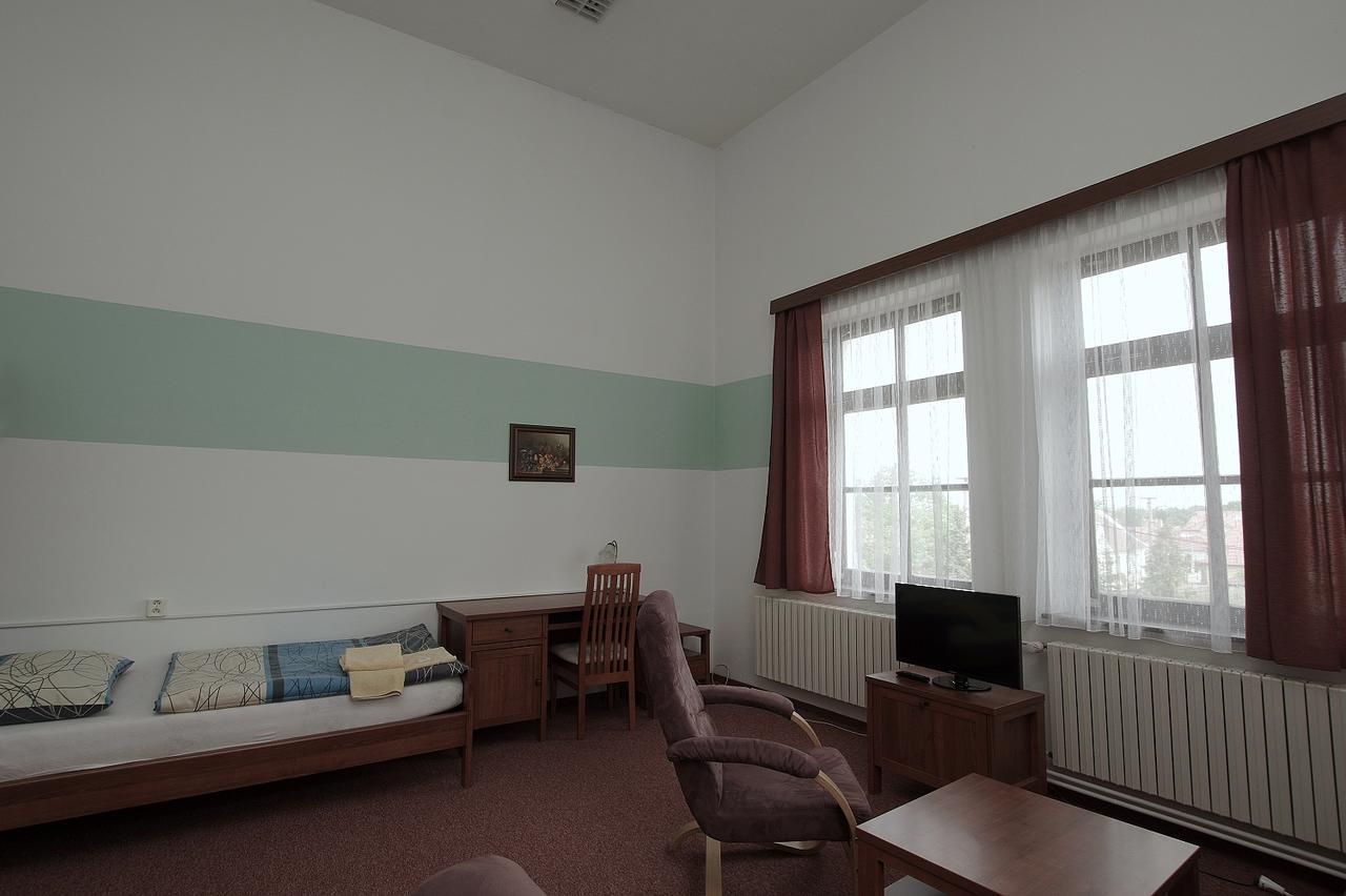 Koleje Zamecek Hotel Lednice Luaran gambar