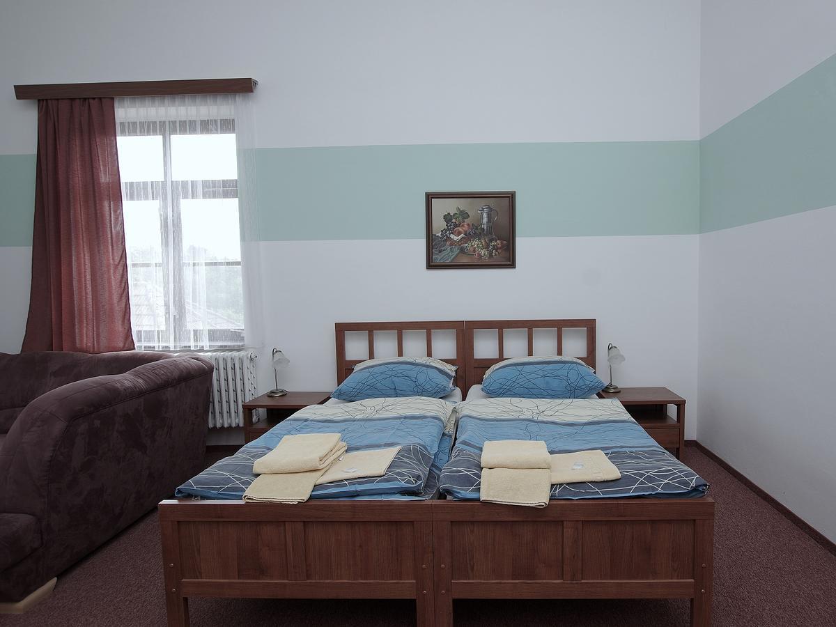 Koleje Zamecek Hotel Lednice Luaran gambar
