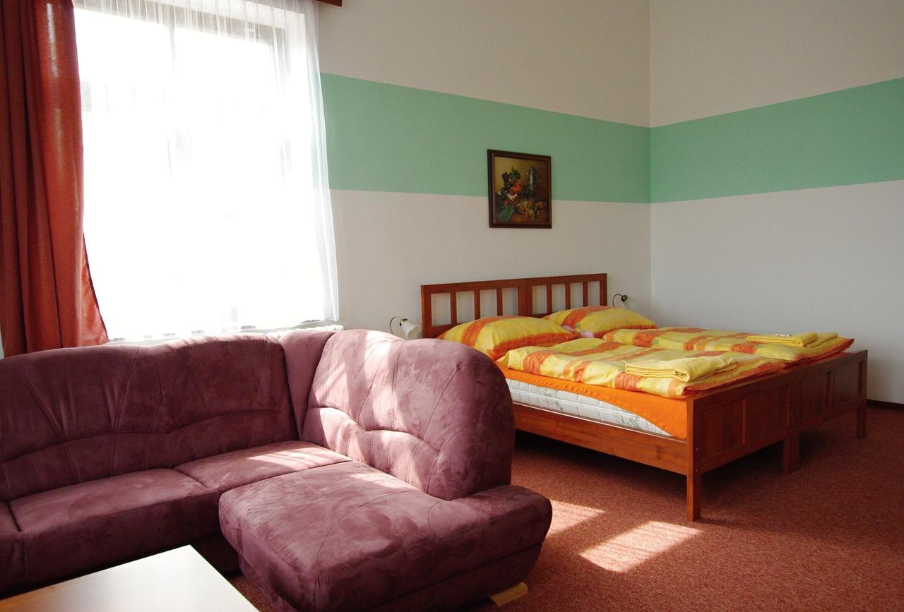 Koleje Zamecek Hotel Lednice Luaran gambar