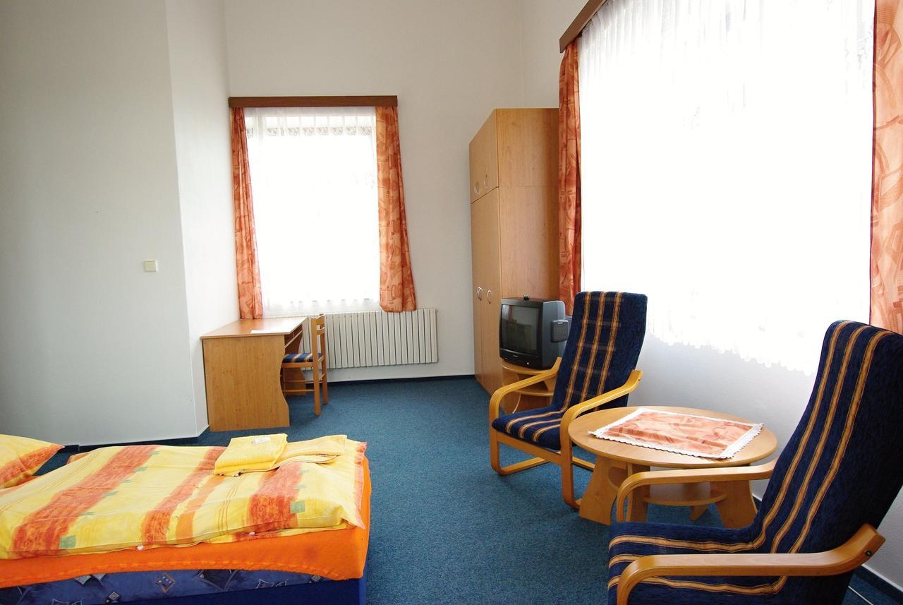 Koleje Zamecek Hotel Lednice Luaran gambar